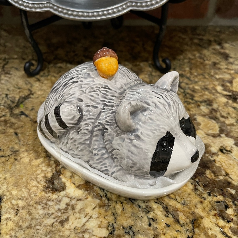 Potters Studio Raccoon shaped covered butter dish/trinket tray - Brand new